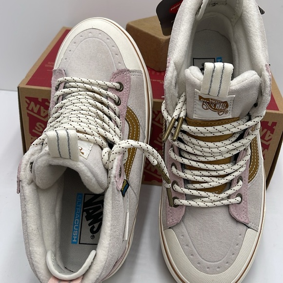 Vans WMNS Sk8-Hi Mte-2 Marshmallow/Multi
VN0A5HZZBP3 Lace Up Boots Cold Weather - Picture 12 of 16